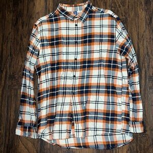 H&M Flannel Button Down

Worn Once

Size Large
